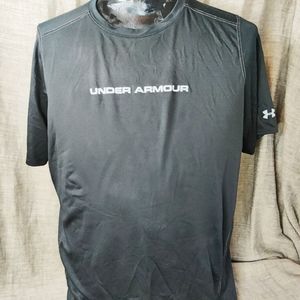 Xxl Black Under Armour Shirt 28" collar to hem 22"